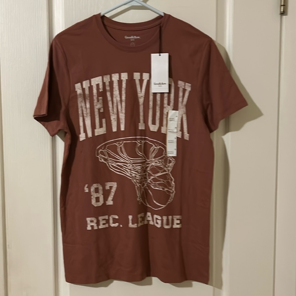 Men’s size small graphic, short sleeve T-shirt NWT